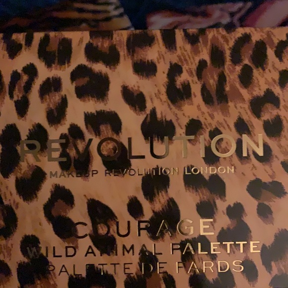 Make up revolution eye shadow palettes - Picture 4 of 12